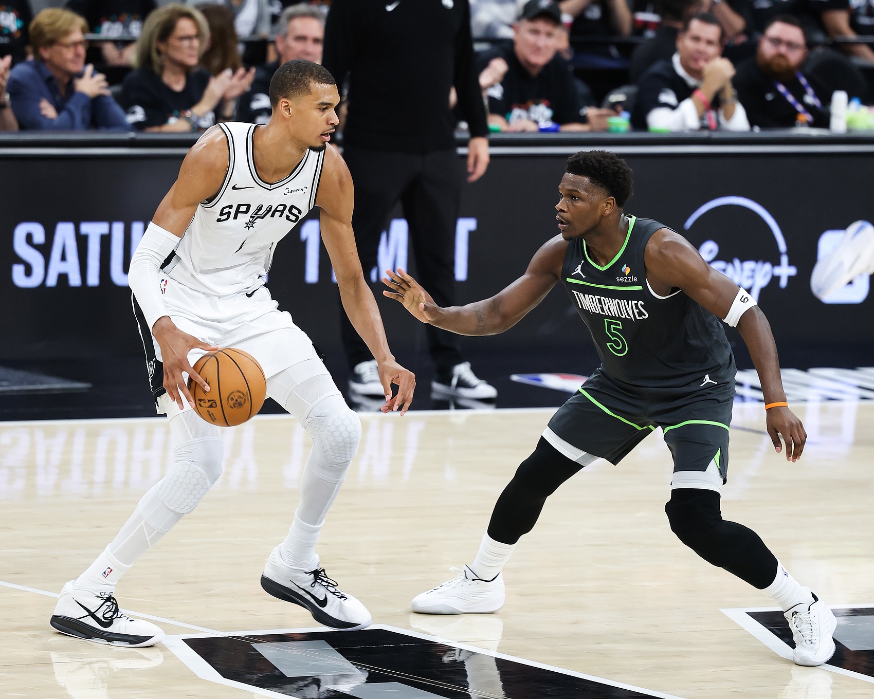 MK体育官方入口-马刺拿赛点？ESPN预测明日G4胜率：马刺63% 森林狼37%
